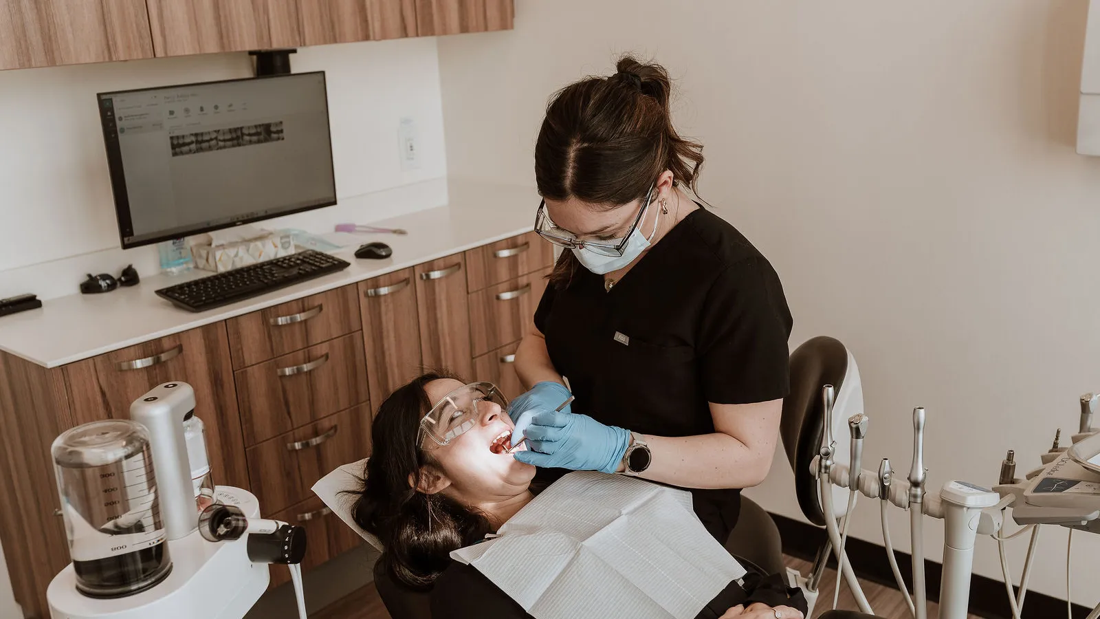 A Comprehensive Guide to Your First Dental Consultation: What to Expect